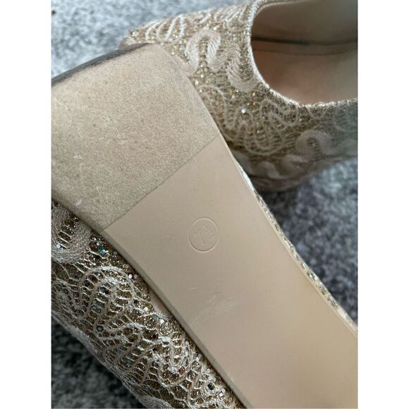 Women’s Lace Heels - Picture 14 of 17